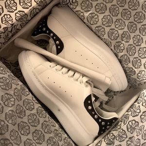Alexander McQueen new in box Size 43 sneakers